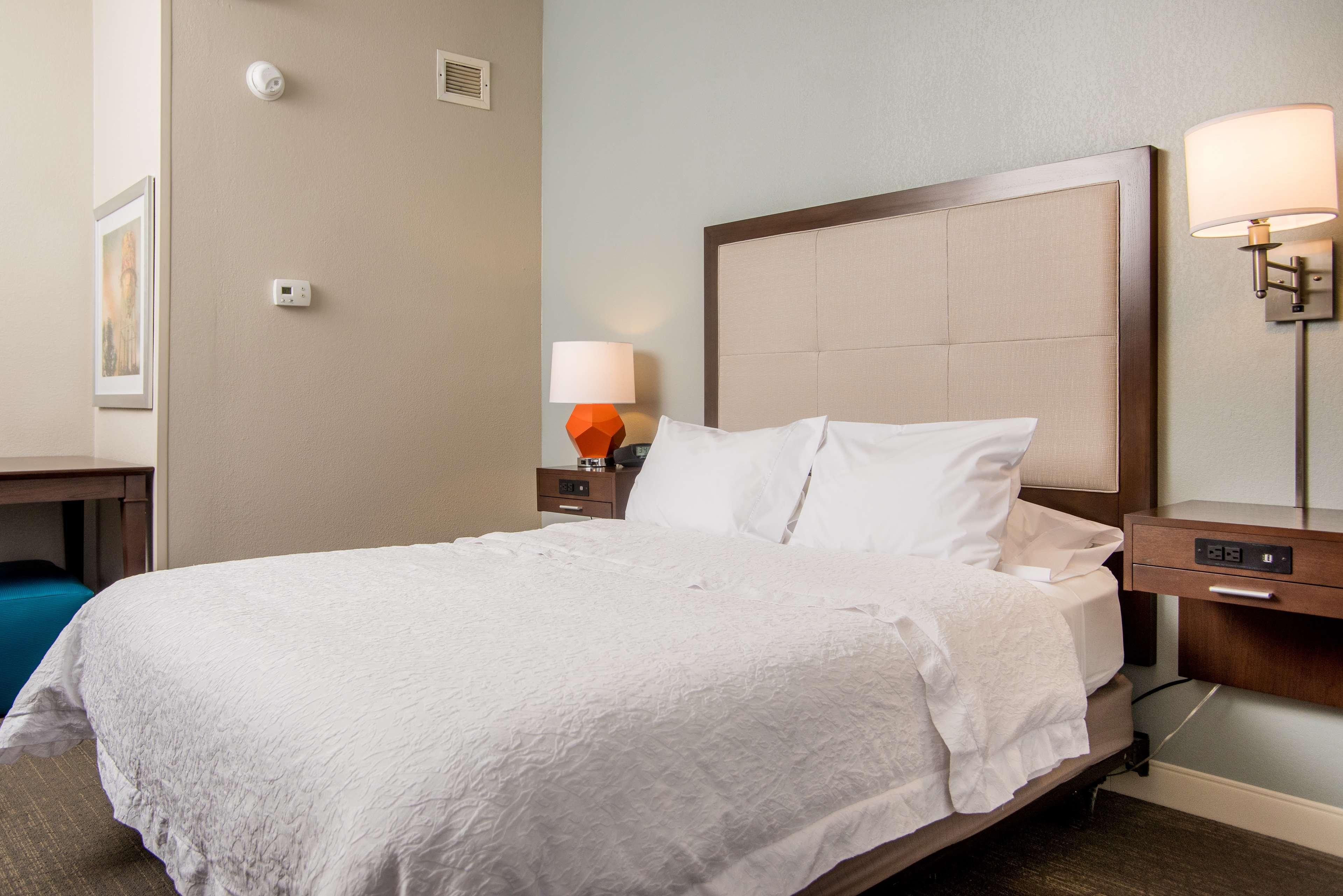 Hampton Inn Joplin Exterior photo