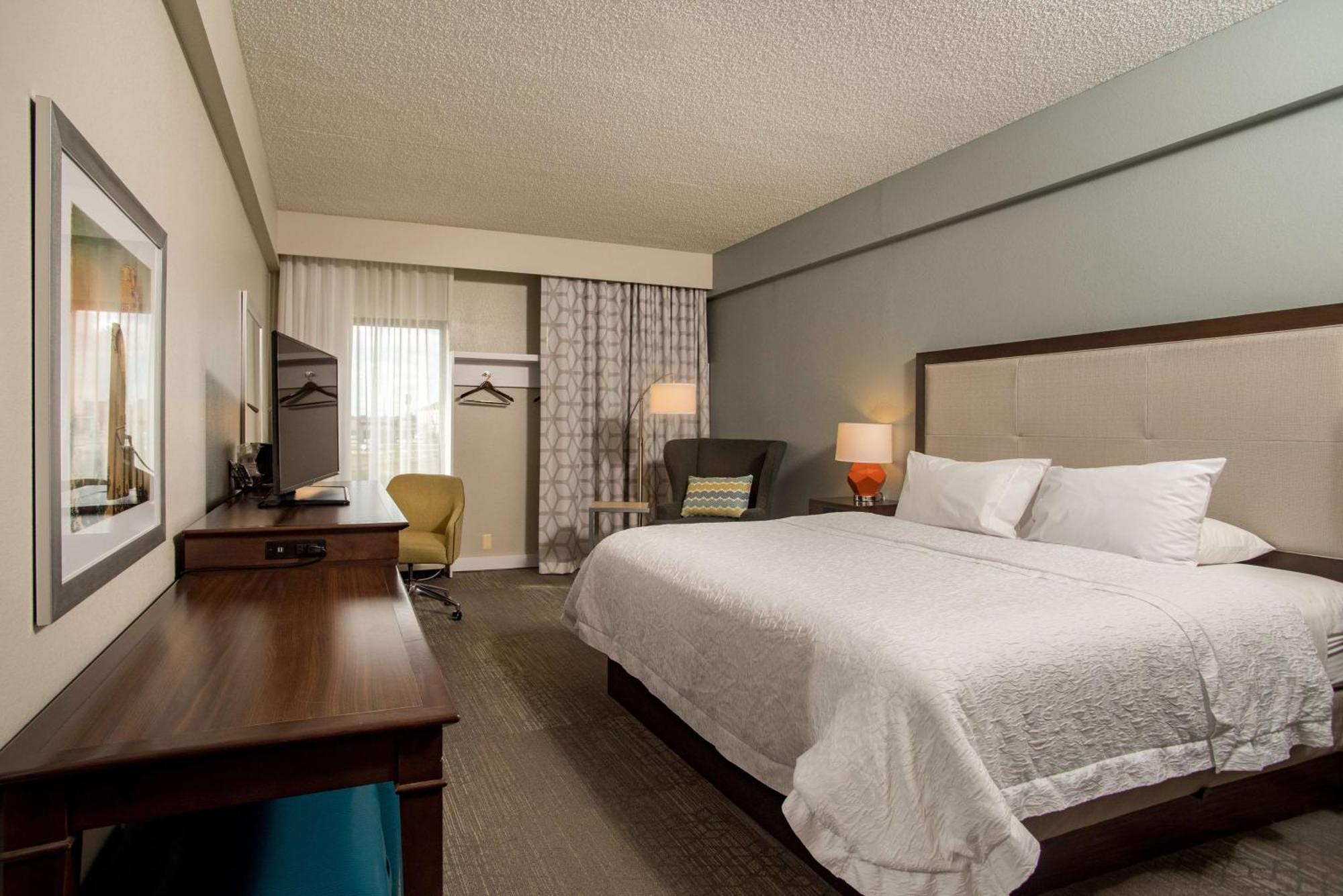 Hampton Inn Joplin Exterior photo