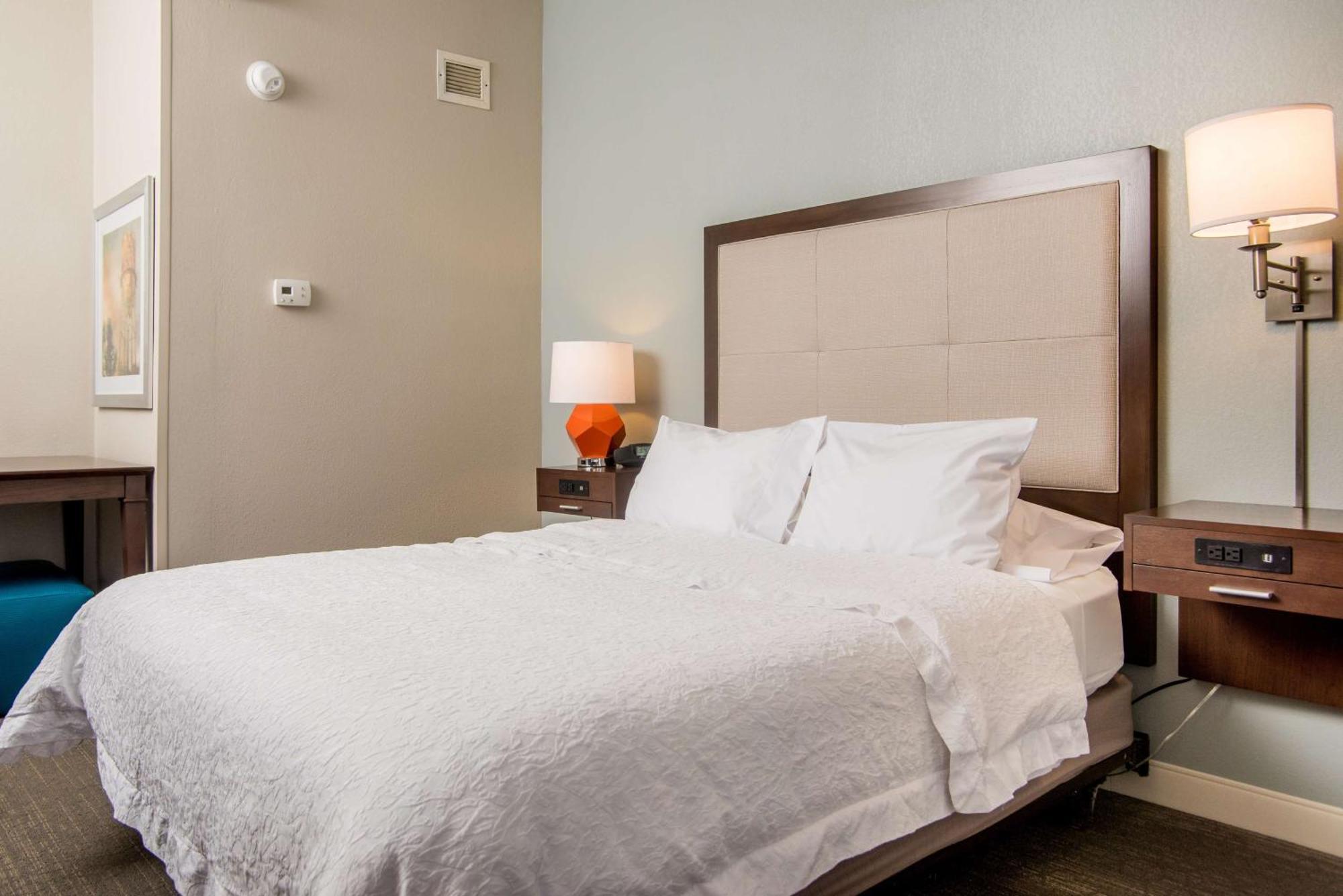 Hampton Inn Joplin Exterior photo