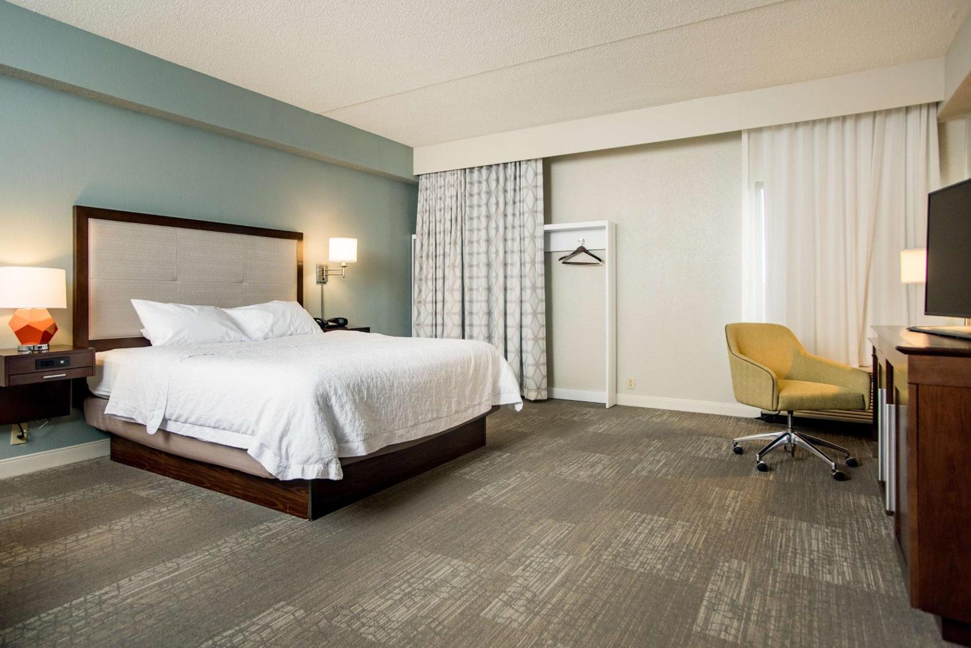 Hampton Inn Joplin Exterior photo
