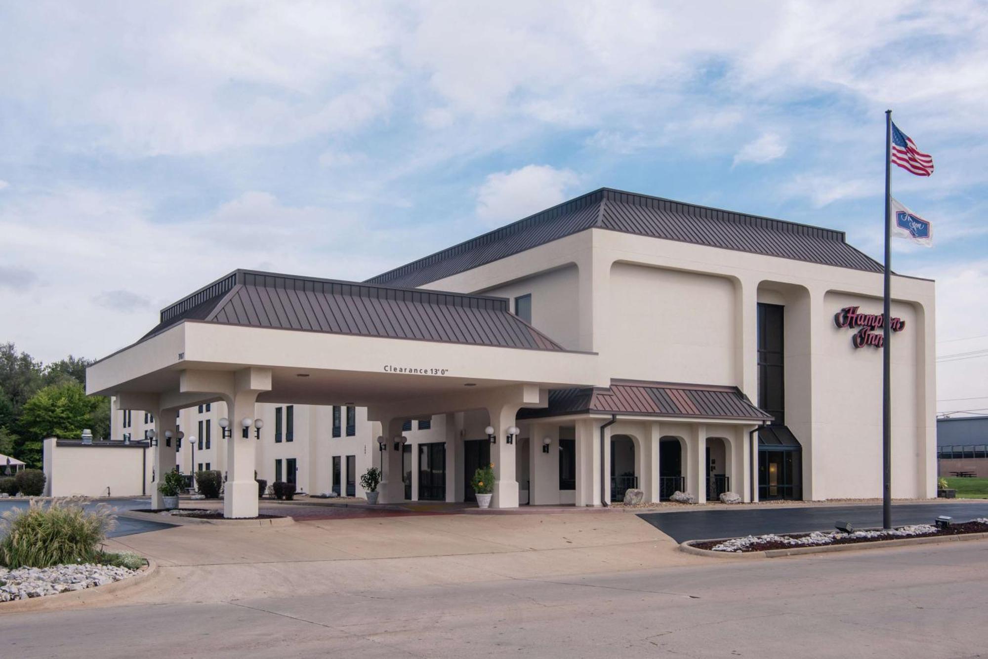 Hampton Inn Joplin Exterior photo